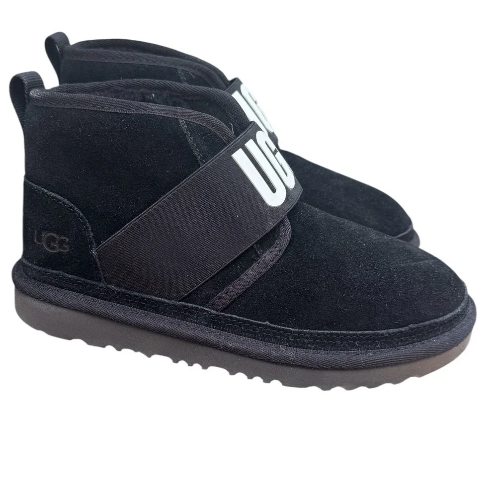 UGG Neumel Graphic Band Black Suede Boots Kids 3 NEW